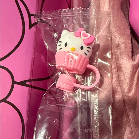 Stanley Pink Hello Kitty Quencher Tumbler - Picture 3 of 7